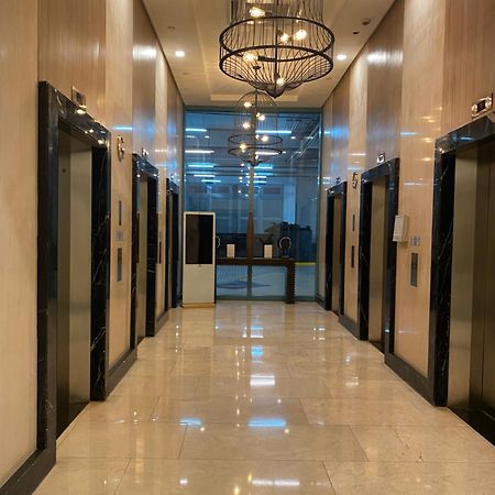 1 Bedroom Uptown Bgc Across Uptown Mall Manila Zewnętrze zdjęcie