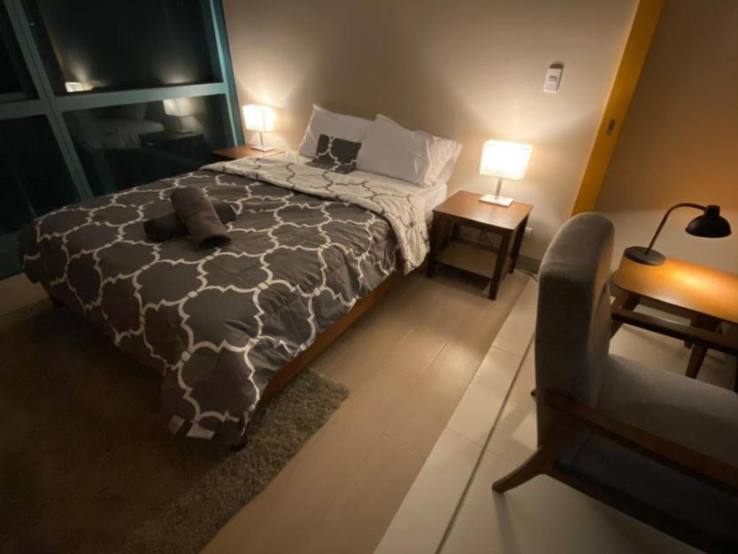 1 Bedroom Uptown Bgc Across Uptown Mall Manila Zewnętrze zdjęcie