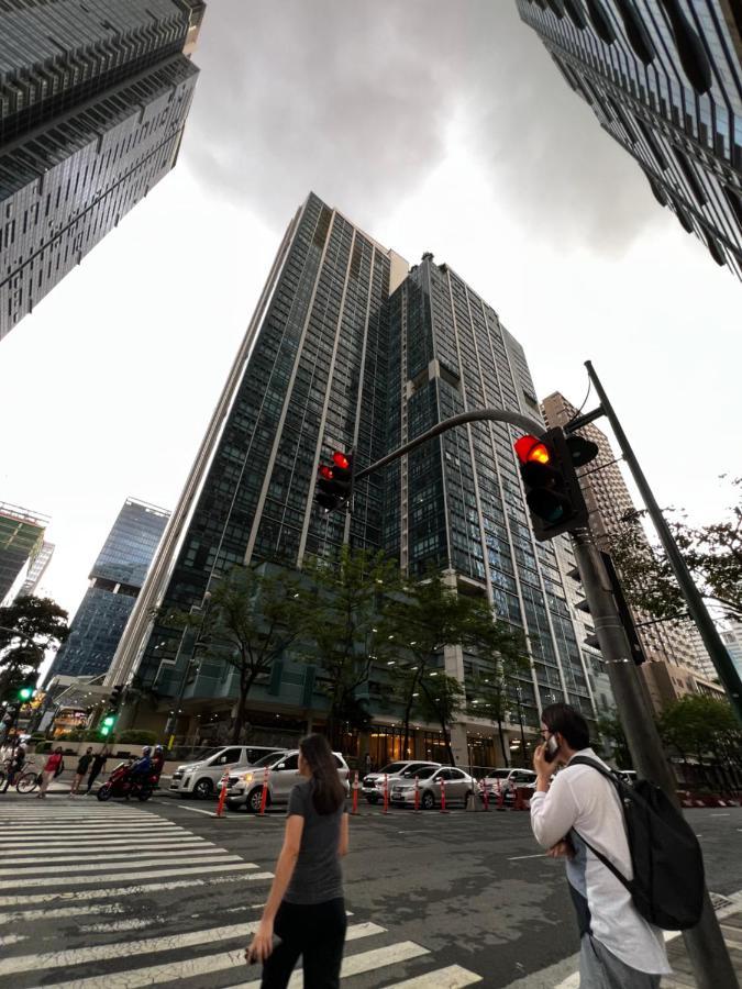 1 Bedroom Uptown Bgc Across Uptown Mall Manila Zewnętrze zdjęcie