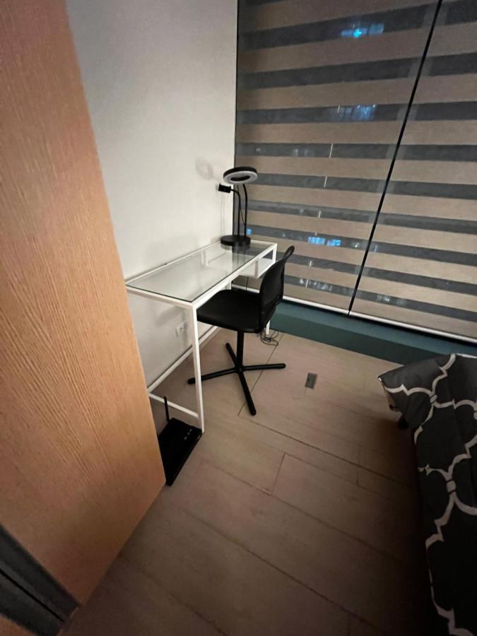 1 Bedroom Uptown Bgc Across Uptown Mall Manila Zewnętrze zdjęcie