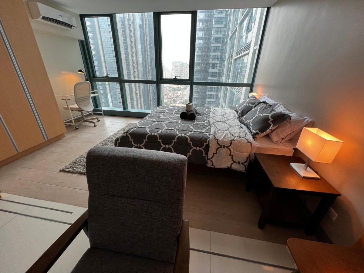 1 Bedroom Uptown Bgc Across Uptown Mall Manila Zewnętrze zdjęcie
