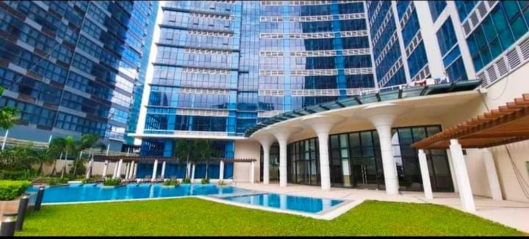 1 Bedroom Uptown Bgc Across Uptown Mall Manila Zewnętrze zdjęcie