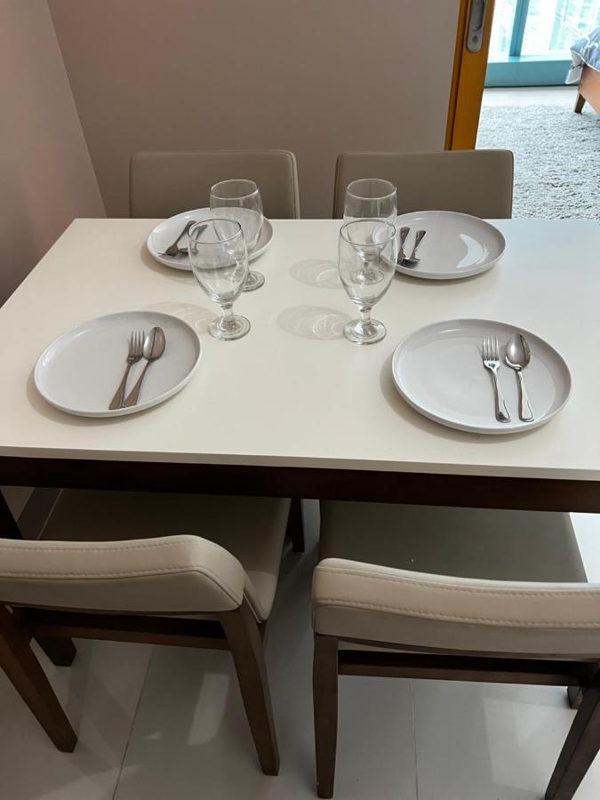 1 Bedroom Uptown Bgc Across Uptown Mall Manila Zewnętrze zdjęcie