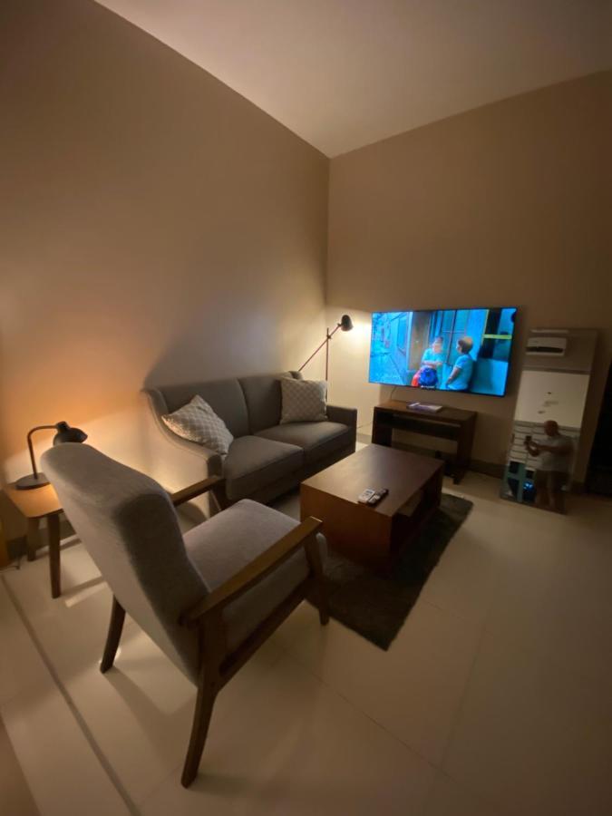 1 Bedroom Uptown Bgc Across Uptown Mall Manila Zewnętrze zdjęcie